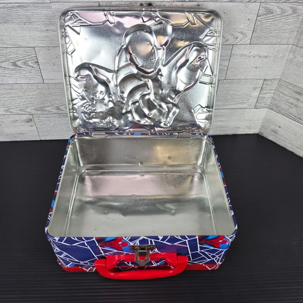 Marvel Spider-Man Go Spidey Embossed Metal Lunch Box Red Blue Tin 2013 Marvel